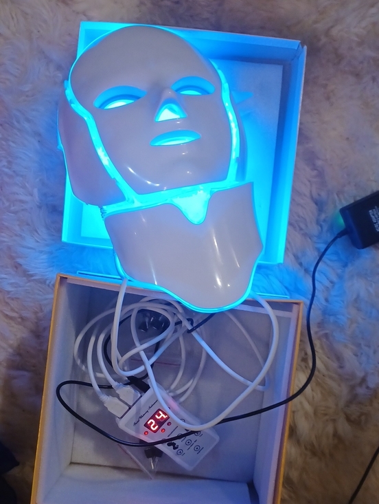 led light Other - LED Light Therapy Facial & Neck Mask 7 Colors With Ems